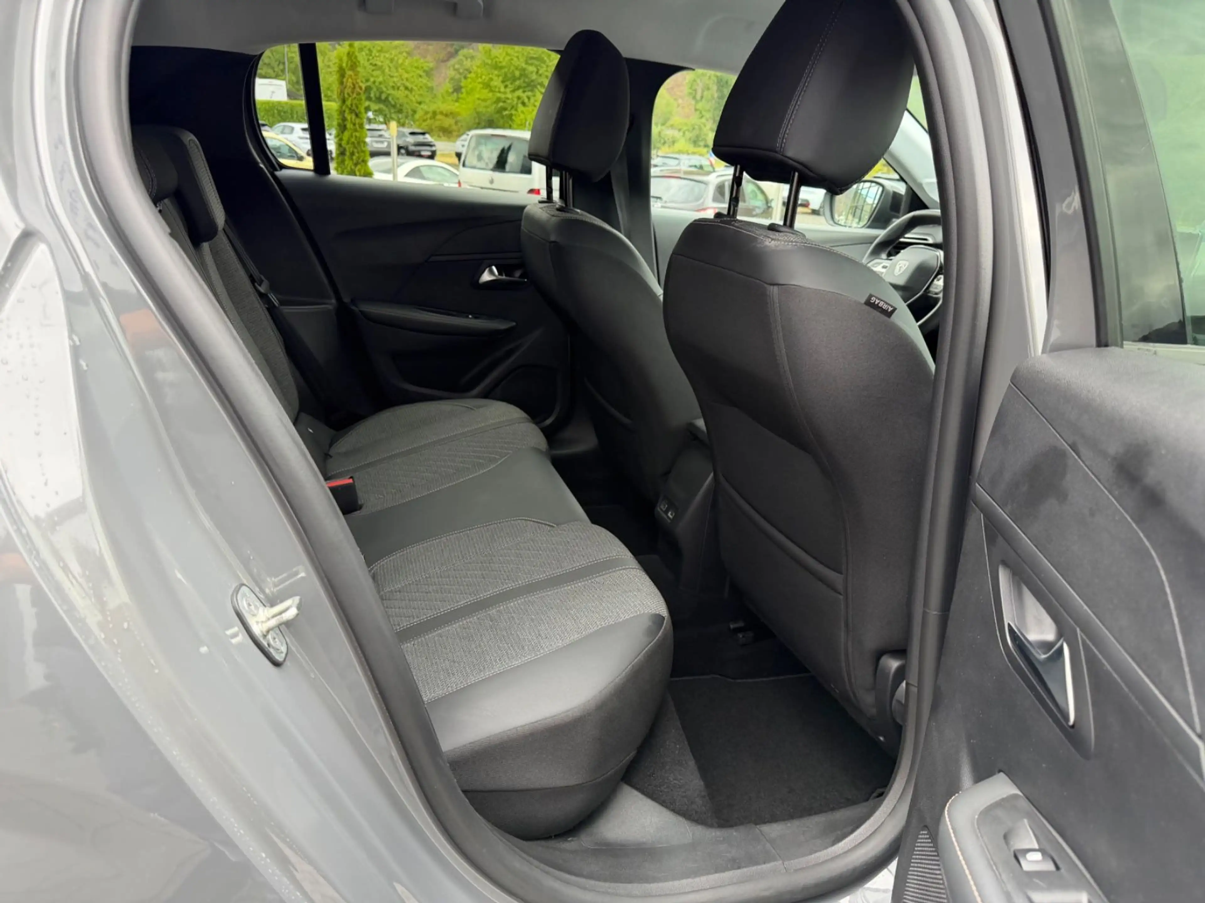 Peugeot 208 Allure *Automatik* — photo 7
