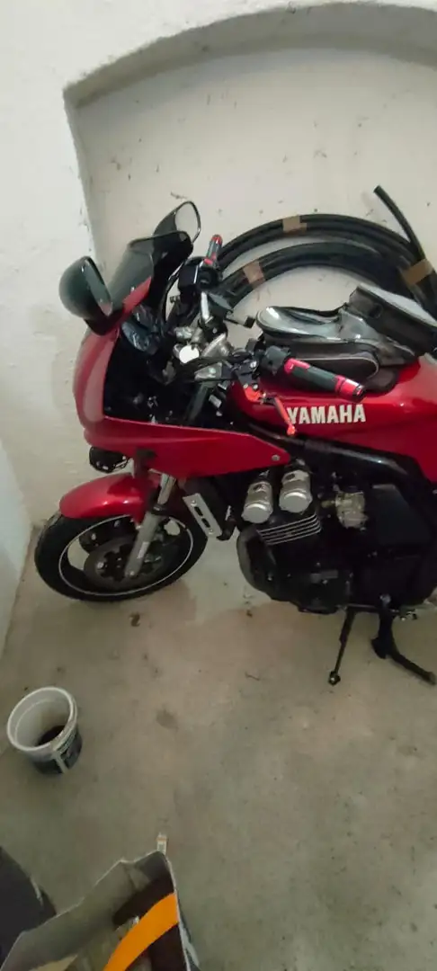 Yamaha FZS 600 crvena - 1