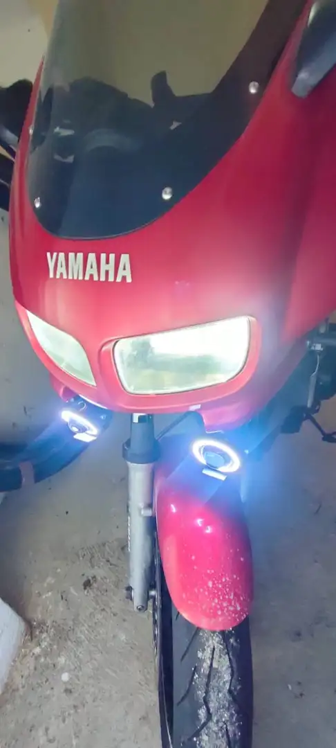 Yamaha FZS 600 crvena - 2