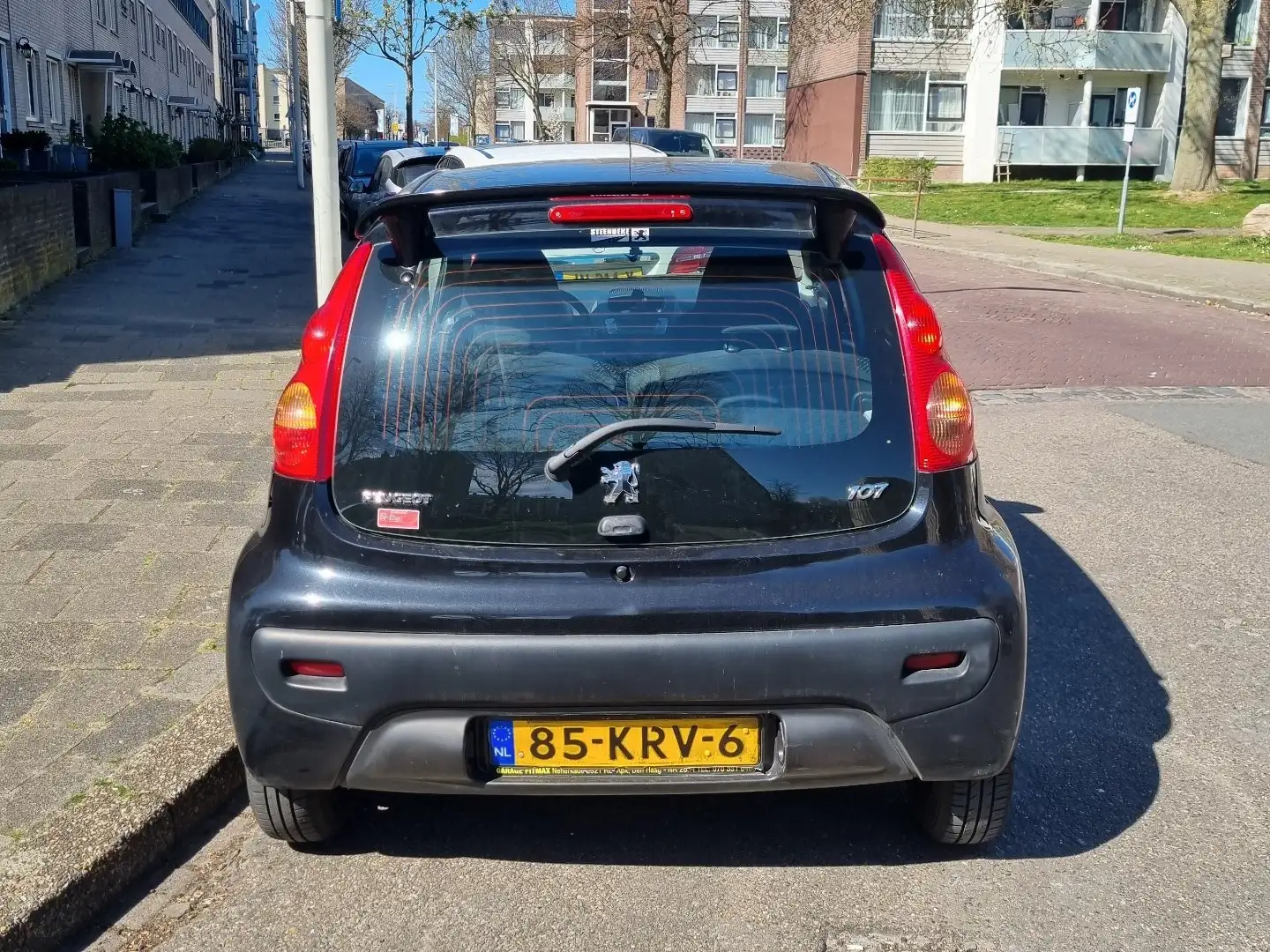 Peugeot 107 1.0-12V Sublime Fekete - 2