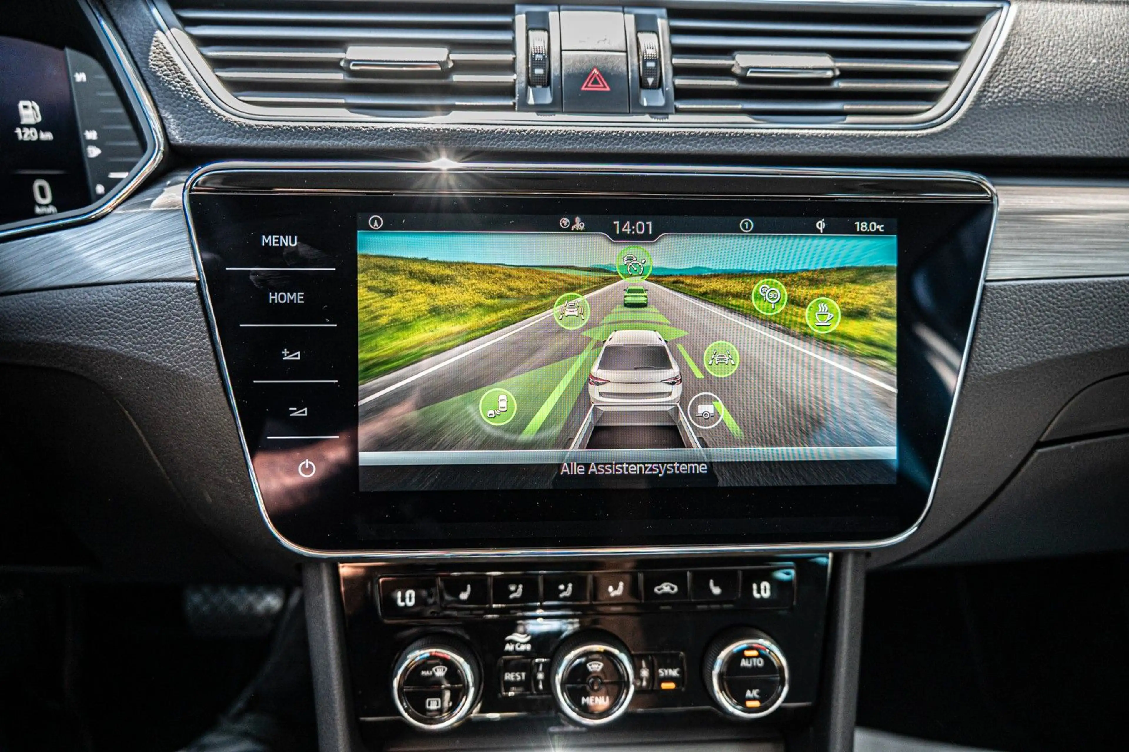 Skoda Superb Style DSG|VIRTUAL|ACC|LHZ|SHZ|AHK|SPURH. — photo 18