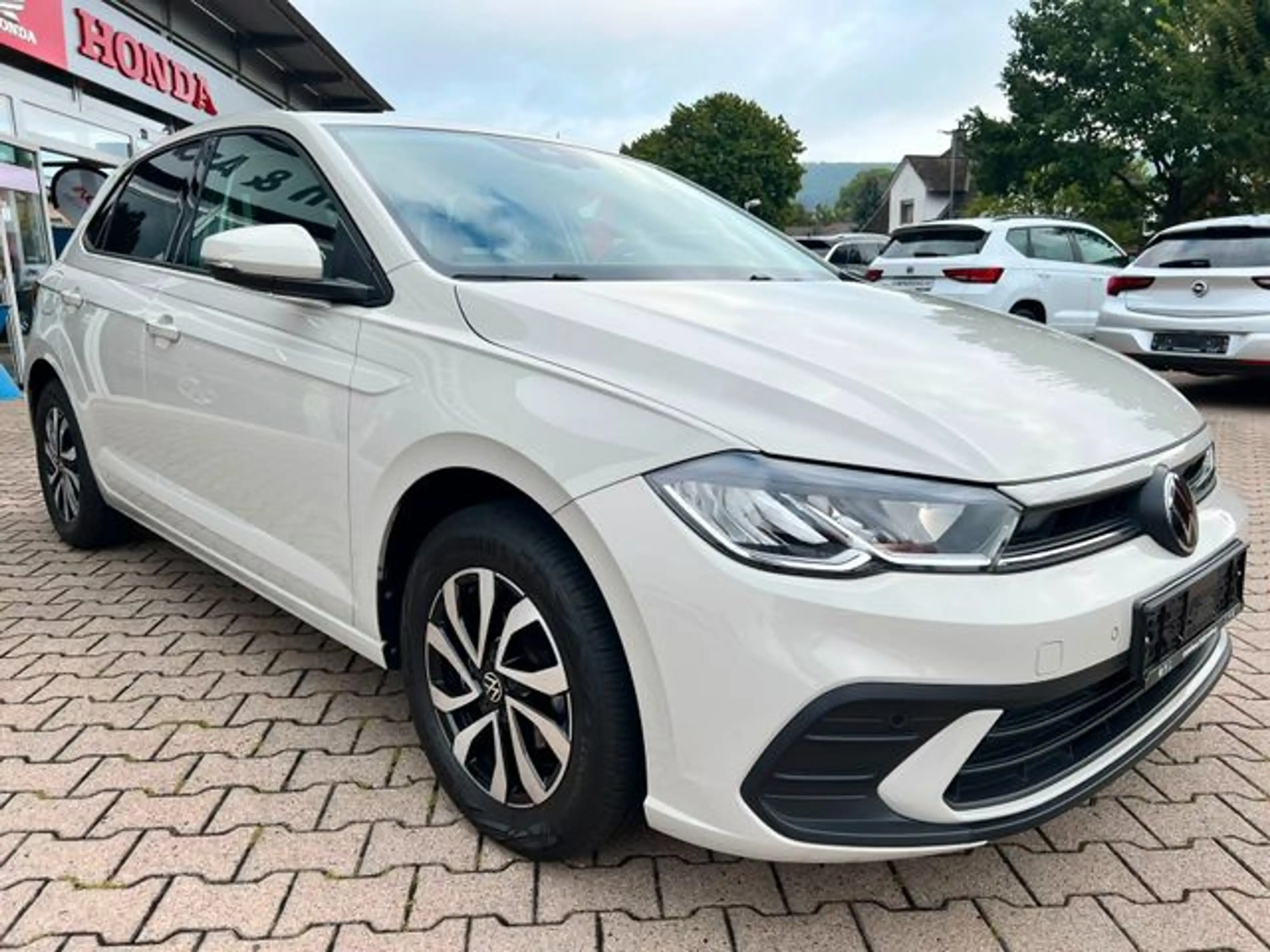 Volkswagen Polo VI  1.0 Active LED 2-ZONEN SHZ ALU APP  Active — photo 2