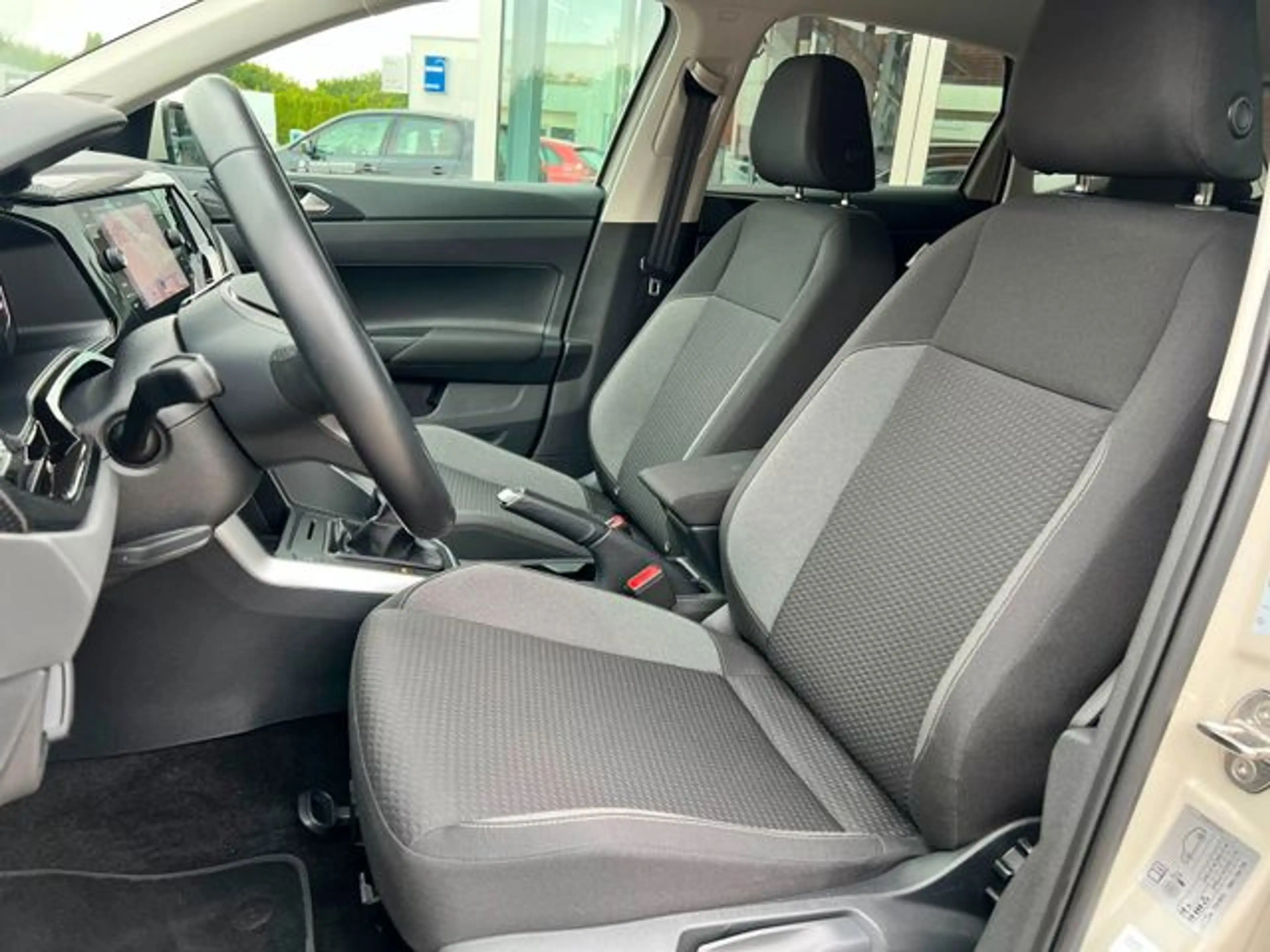 Volkswagen Polo VI  1.0 Active LED 2-ZONEN SHZ ALU APP  Active — photo 8