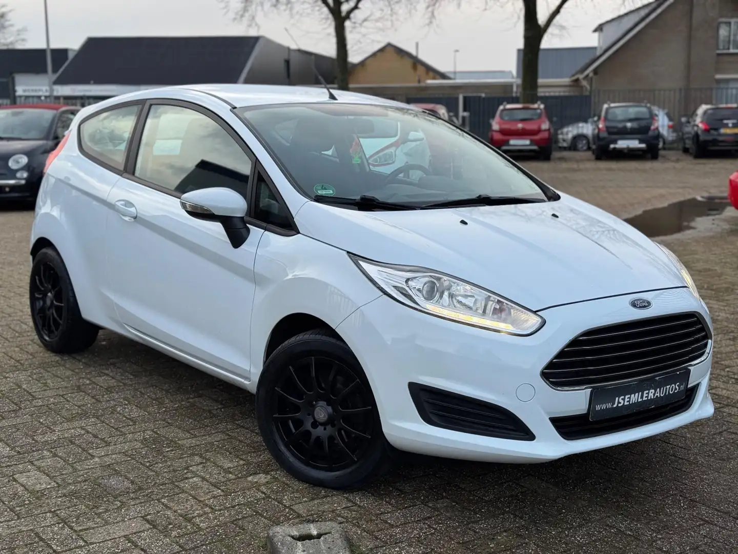 Ford Fiesta 1.25 BLACK&WHITE AIRCO PDC APK 2026 4 CILINDER Weiß - 2