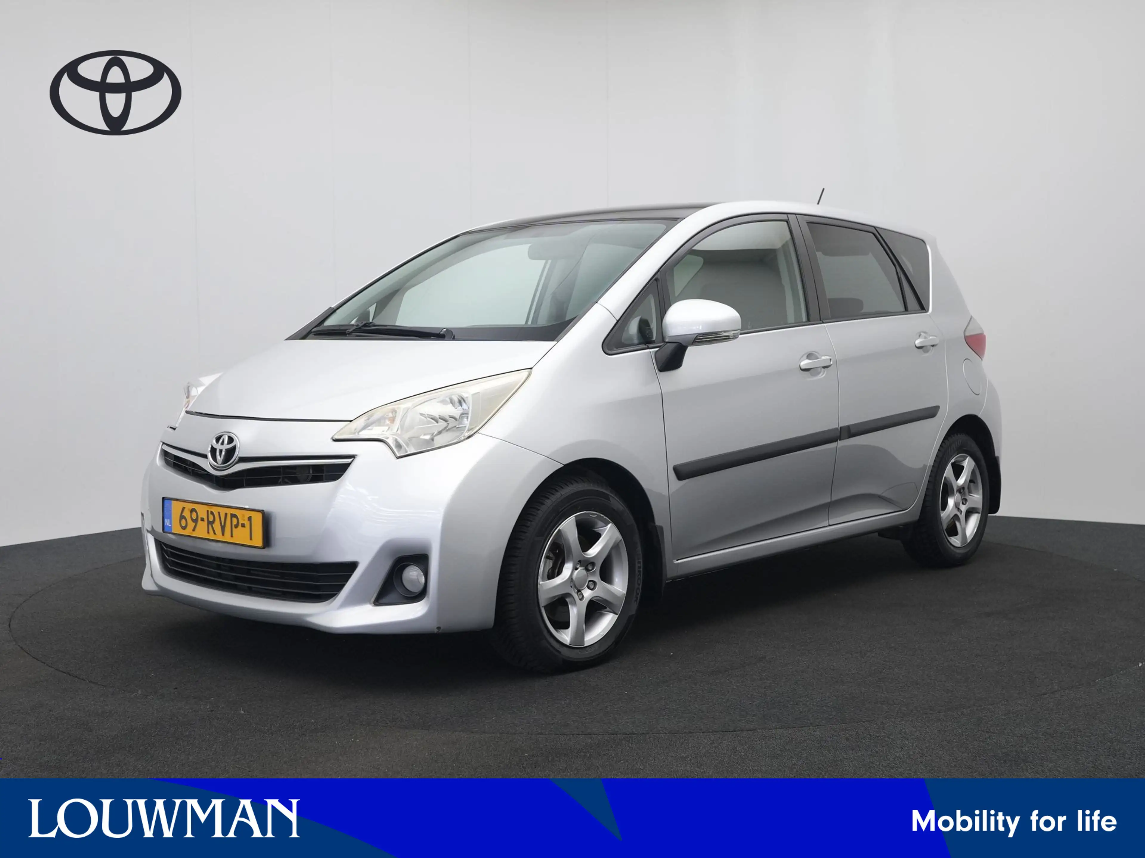 Toyota Verso-S 1.3 VVT-i Aspiration | NL Auto | Panoramadak | Dea