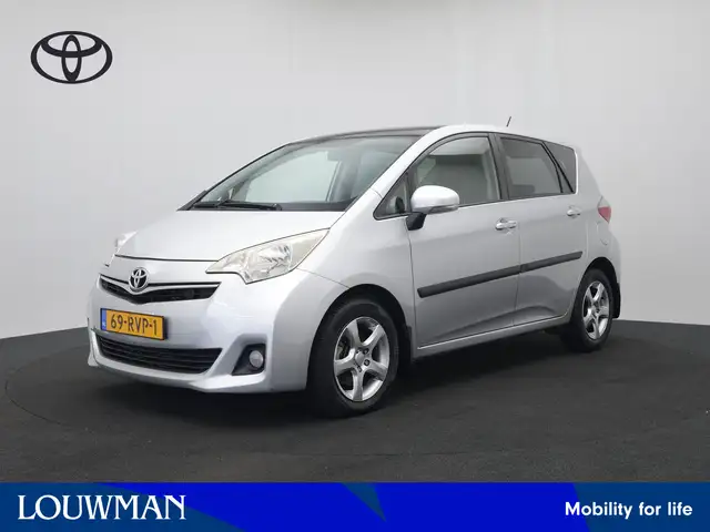 Toyota Verso-S 1.3 VVT-i Aspiration | NL Auto | Panoramadak | Dea