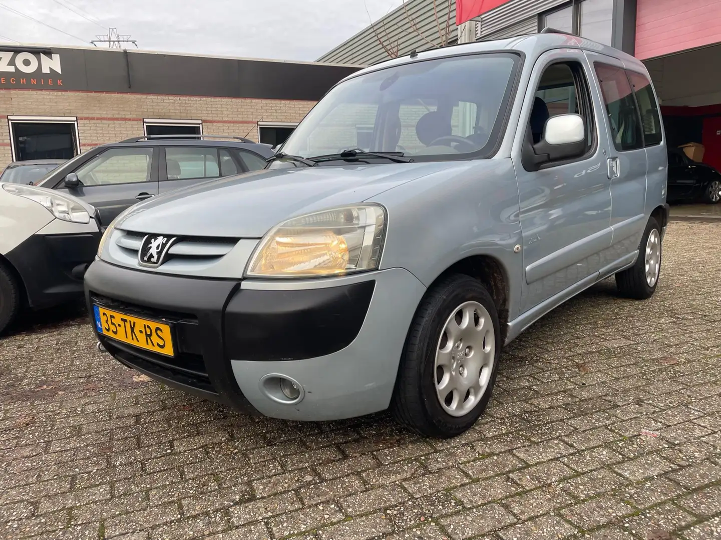 Peugeot Partner MPV 1.6-16V Zenith 4 Grijs - 2