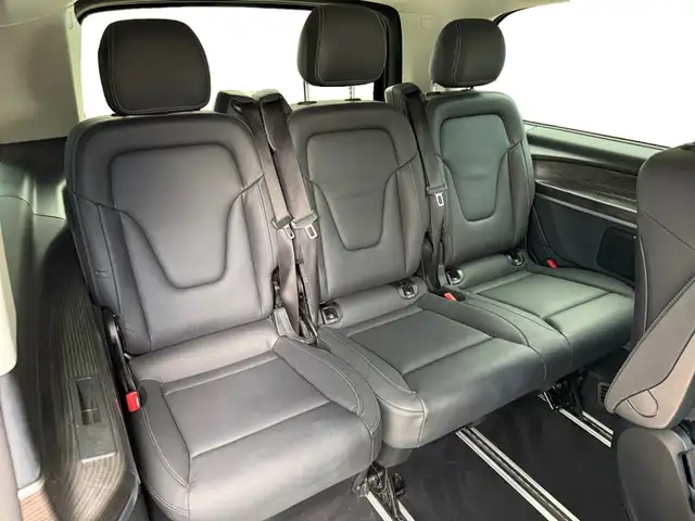 Mercedes-Benz EQV view 13