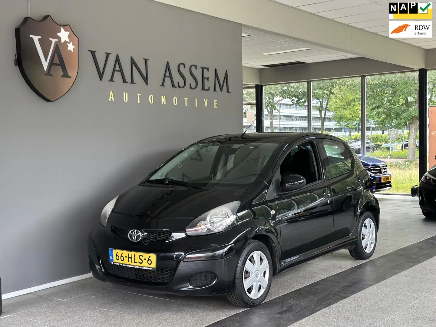 Toyota Aygo 1.0-12V Comfort|1E EIG| ELEK RAMEN| 5DR| Czarny - 1