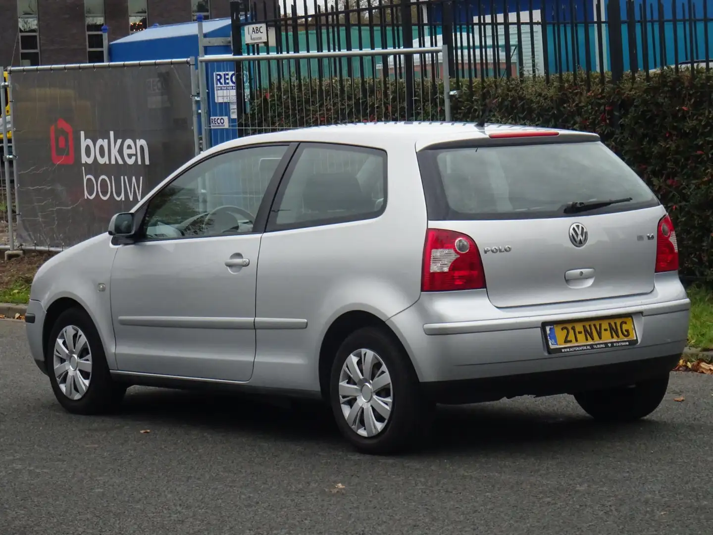 Volkswagen Polo 1.4-16V Sportline NAP/AIRCO/CRUISE/NW APK Gris - 2