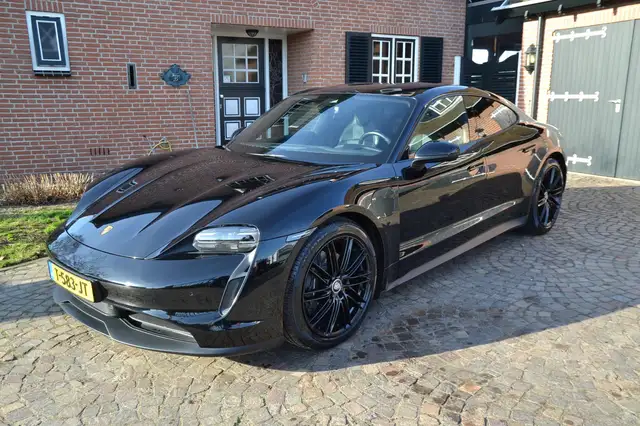 Porsche Taycan Performance 84 kWh - 544 PK - Airco - Navi+camara