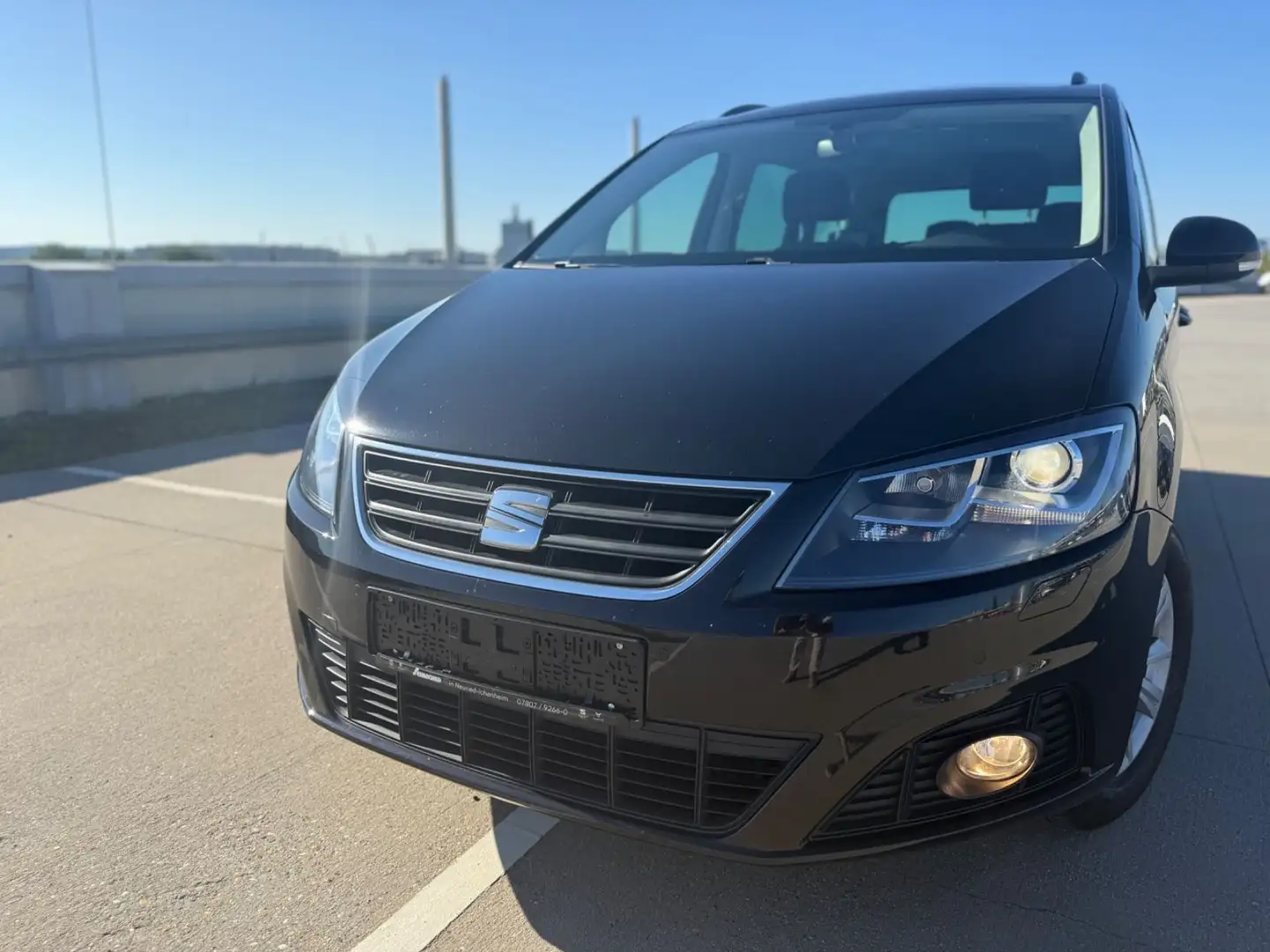 SEAT Alhambra 2,0 TDI DSG*7-SITZ*2xKiSi*AHK*NAVI*XNN Noir - 2