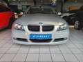 BMW 320 i  LIM.*NAVI PROFF.+AUTOMATIK+33.000 KM+1.Hd* Silber - thumbnail 3