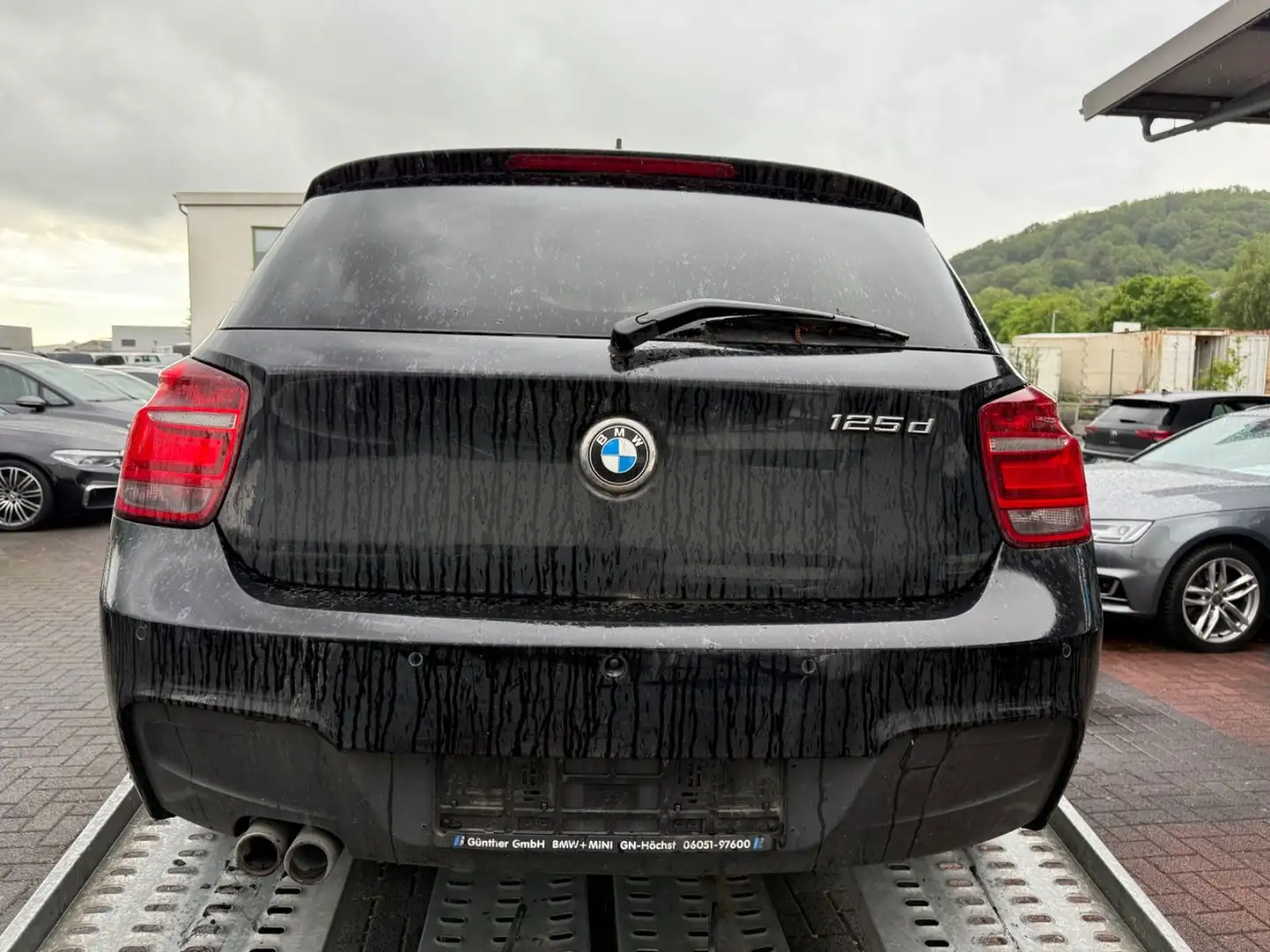 BMW 125 Baureihe 1 Lim. 5-trg. 125 d *2. Hand *M-Paket Schwarz - 1