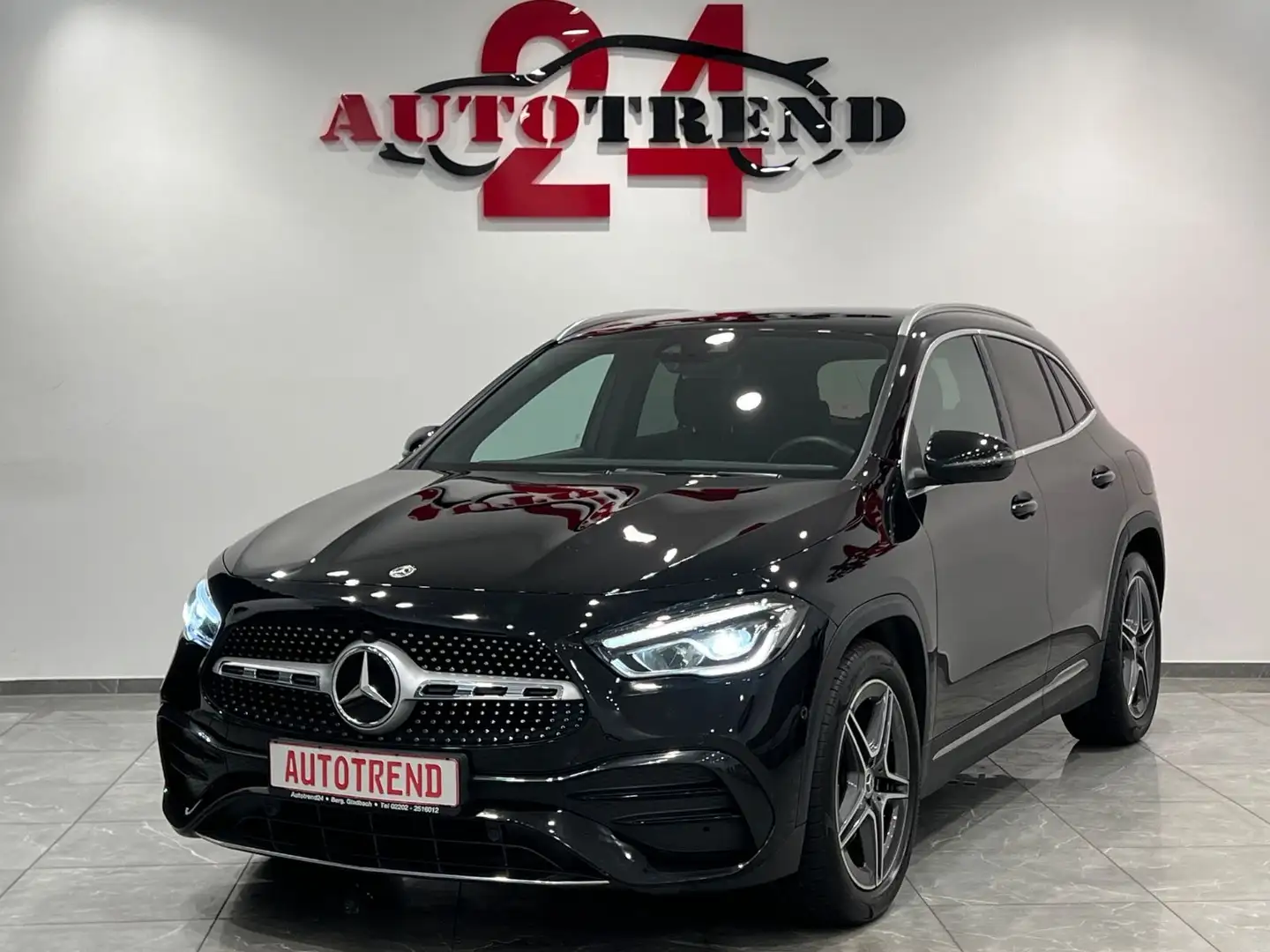 Mercedes-Benz GLA 220 d AMG-LINE KAMERA+AHK+LED+NAVI Noir - 1