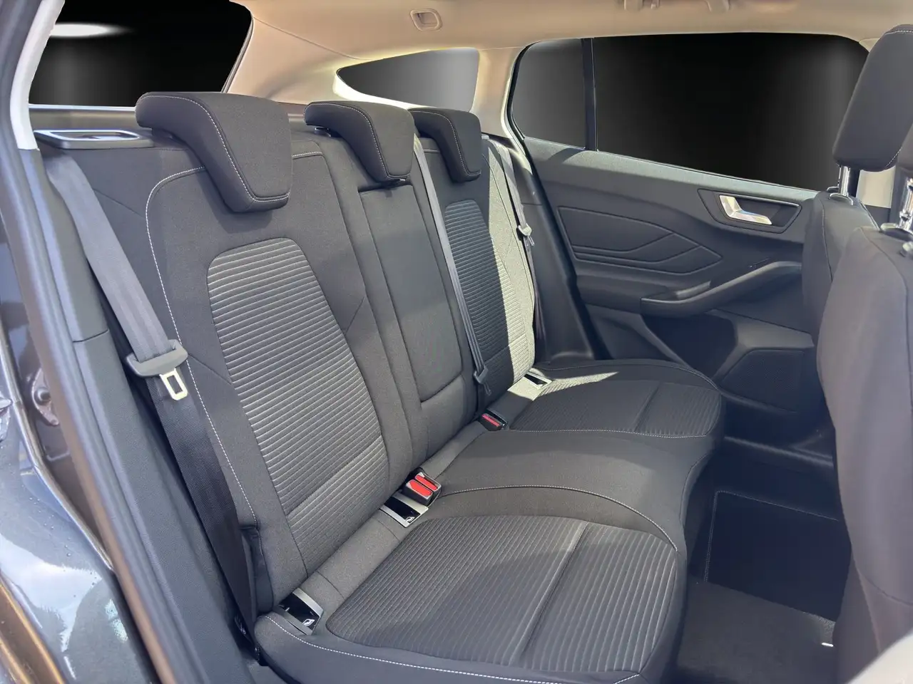Ford Focus Active X Pano Dach B&O Winter Pak. LED Mat 9