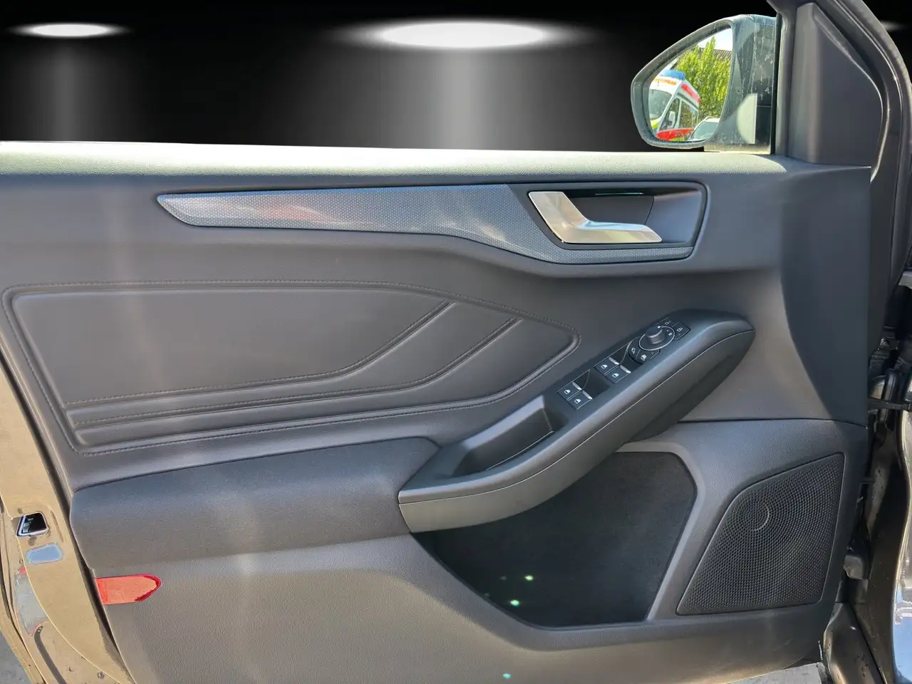Ford Focus Active X Pano Dach B&O Winter Pak. LED Mat 13