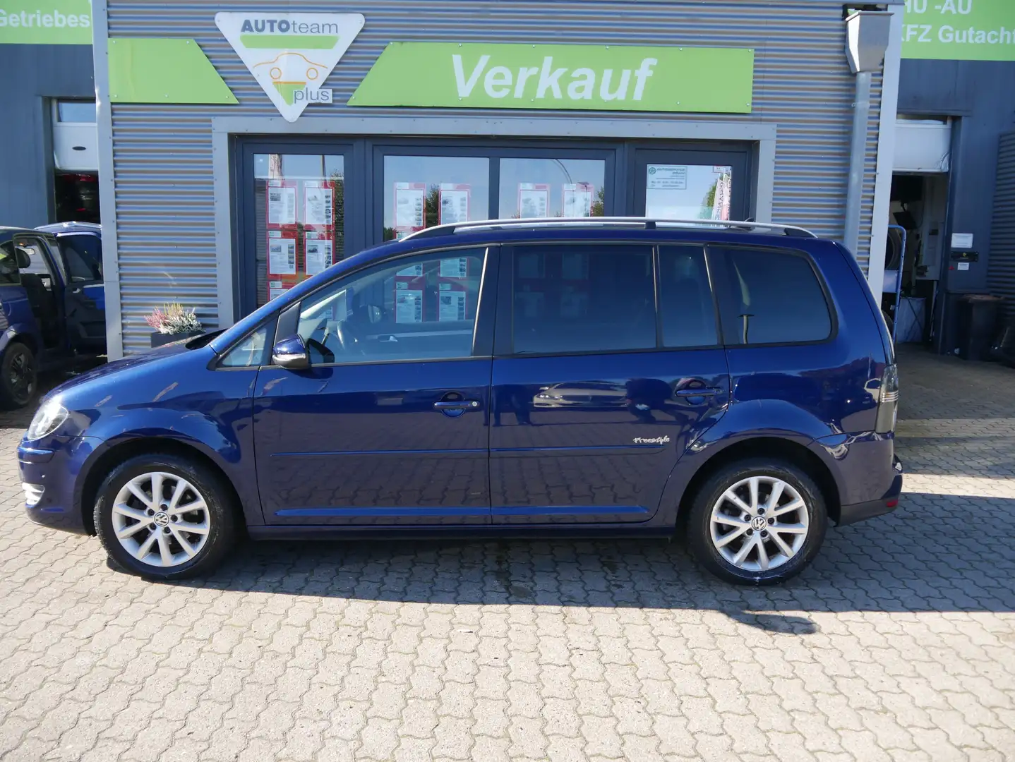 Volkswagen Touran Freestyle *PDC*AHK*Navi* Bleu - 1