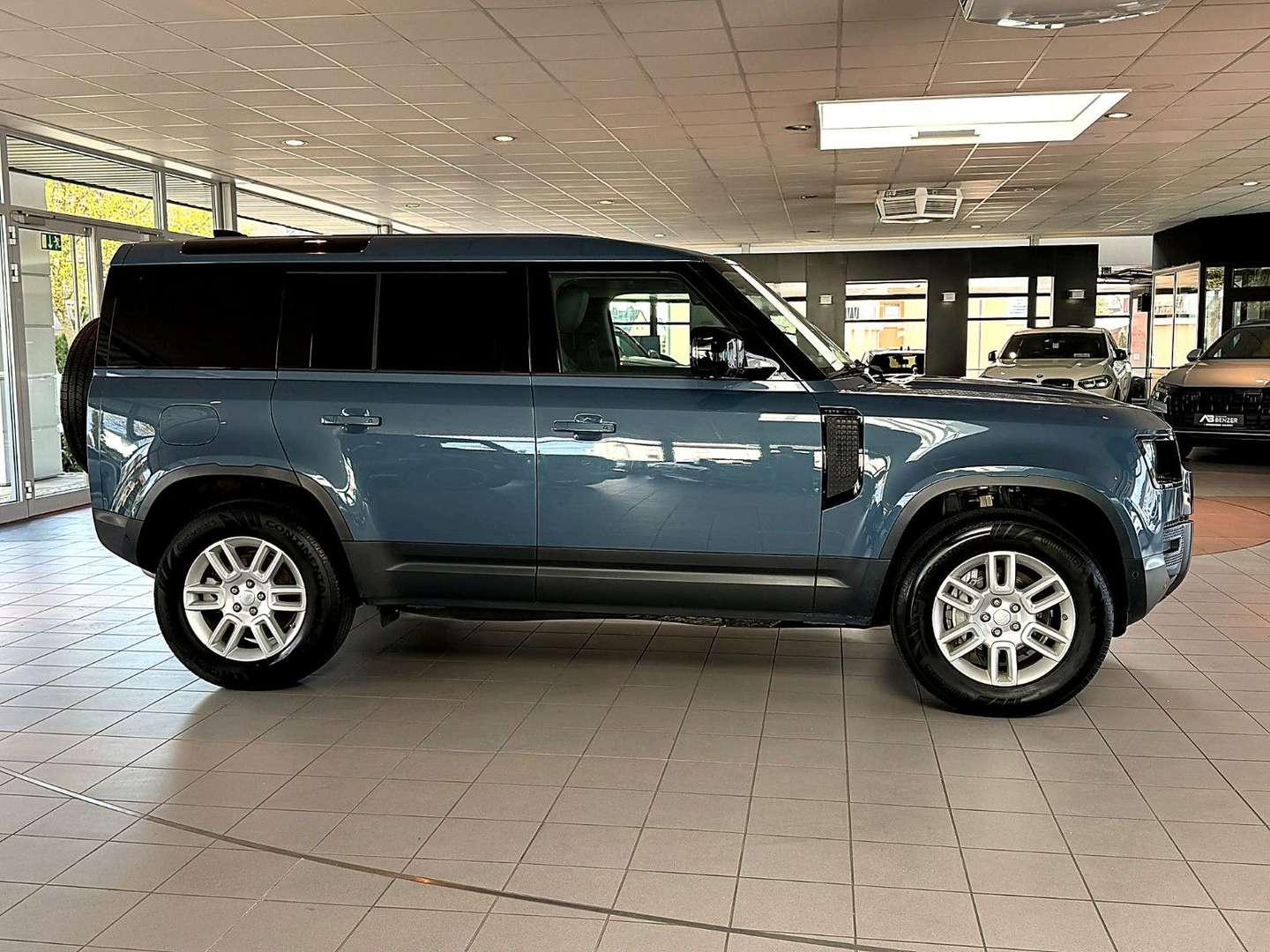 Land Rover Defender 110 Hard Top S/3-SITZE/NAVI/LEDER/360'' -  - Joinsteer - #4