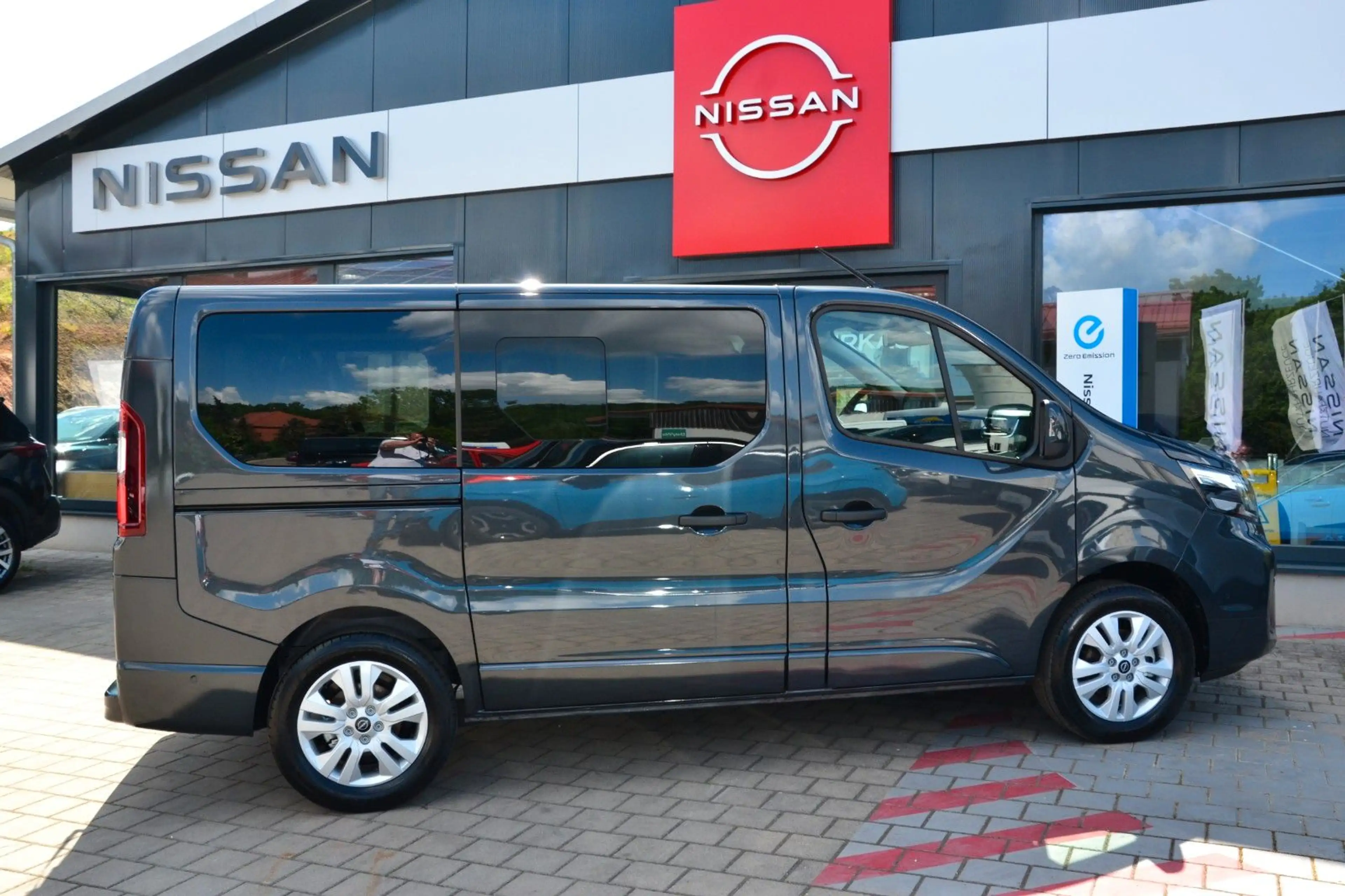 Nissan Primastar Kombi L1H1 2,8t dCi Tekna — photo 7