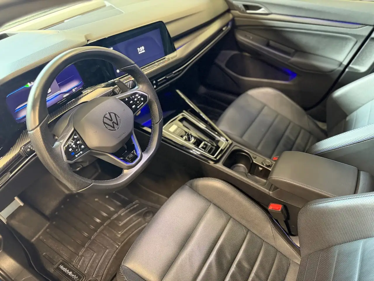 Volkswagen Golf R снимка Volkswagen Golf R