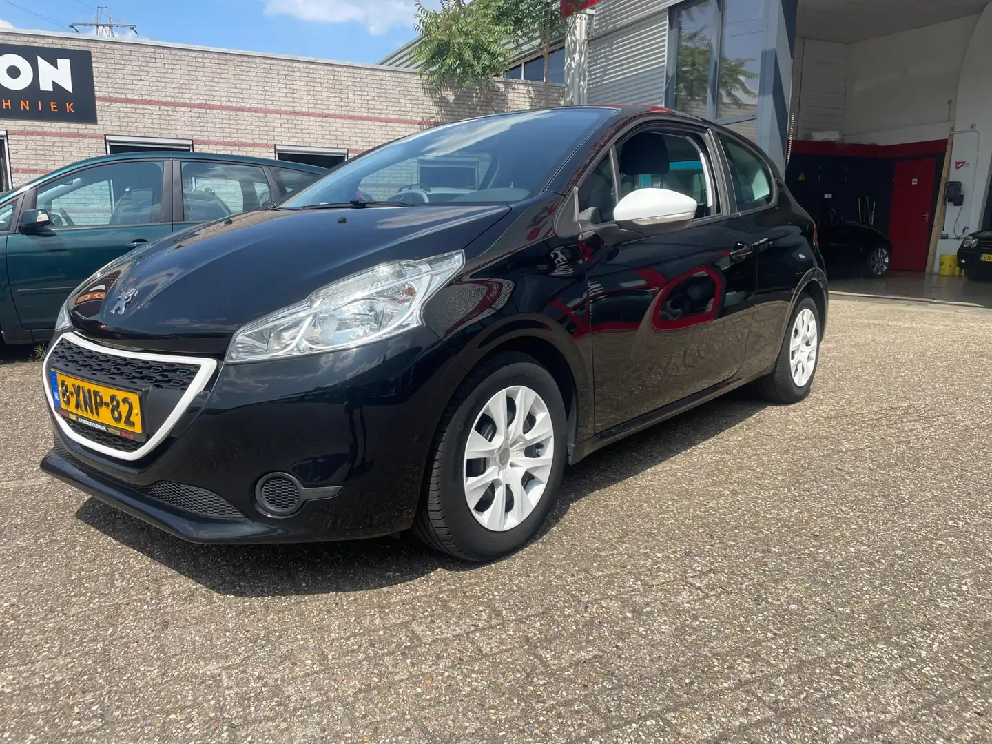 Peugeot 208 1.0 VTi LIKE ZEER NETTE AUTO Zwart - 2