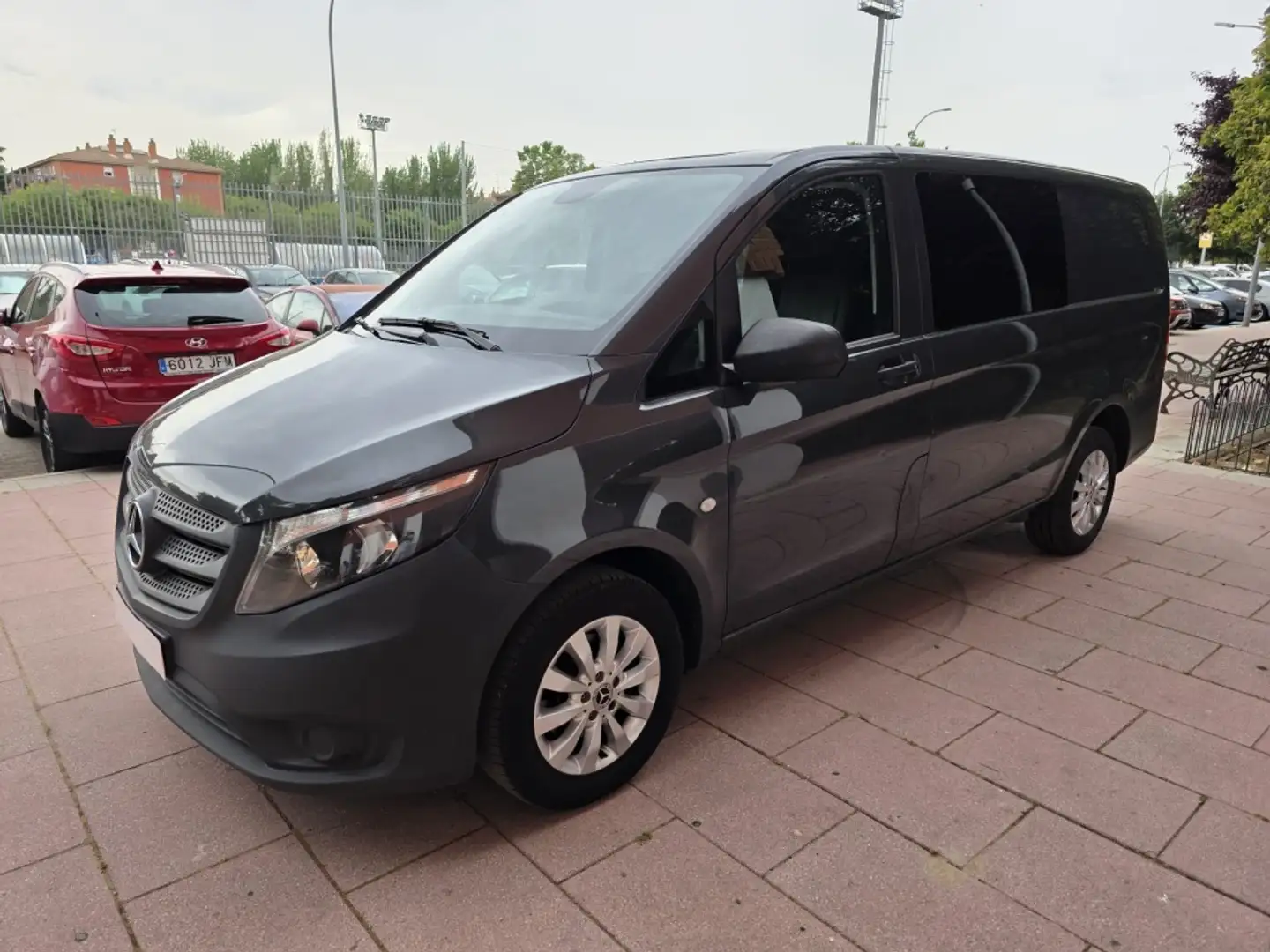 Mercedes-Benz Vito Mixto 116CDI Larga Grijs - 1