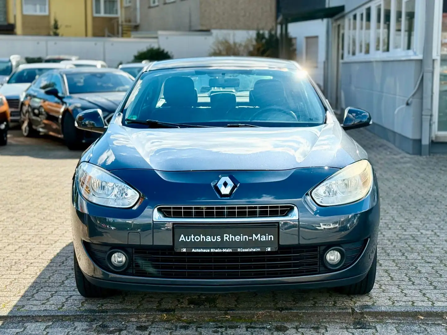 Renault Fluence 1.6 *TÜV06/27*1.Hand*Tempomat*Klima Grau - 2