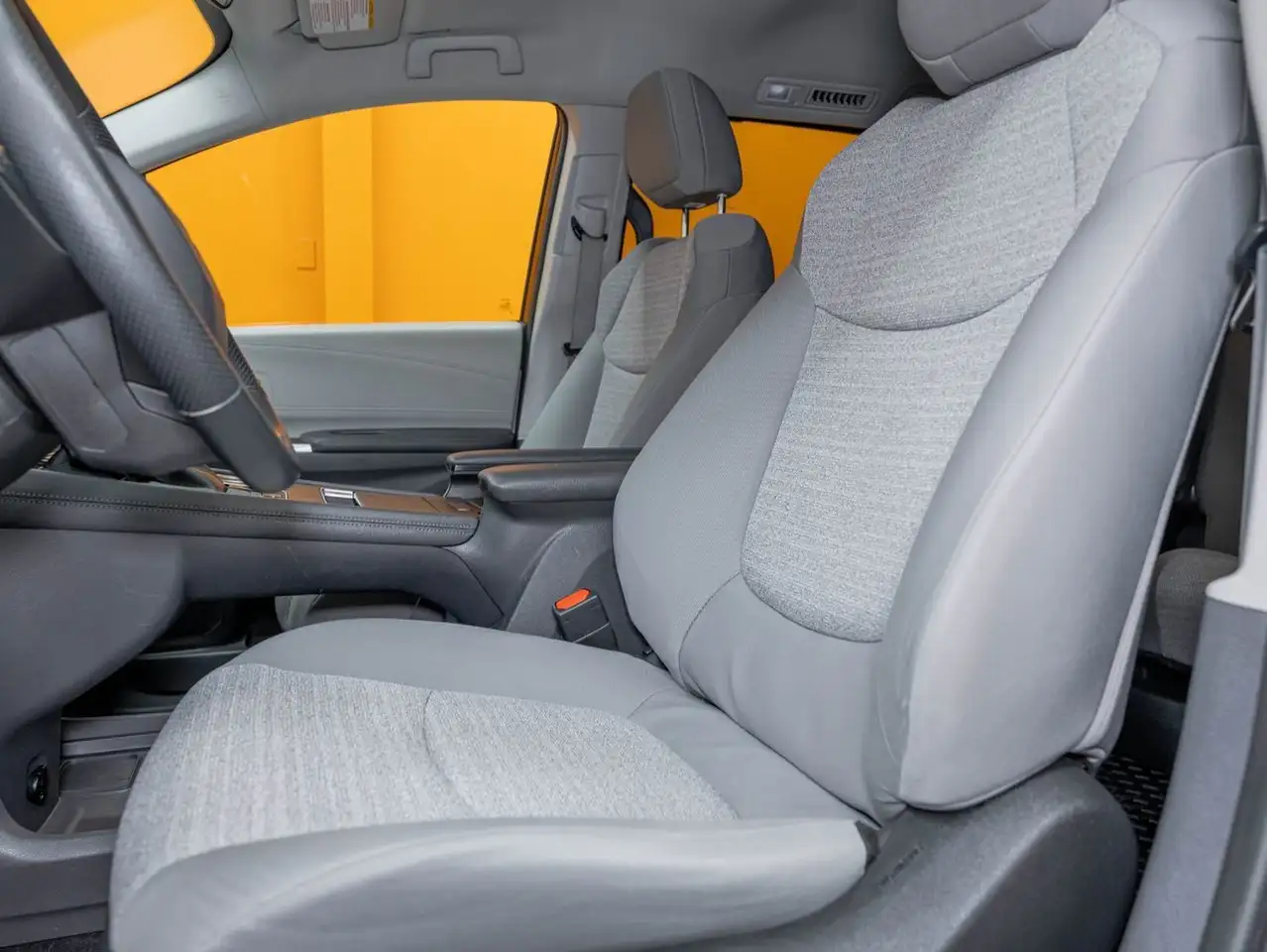 Toyota Sienna снимка Toyota Sienna