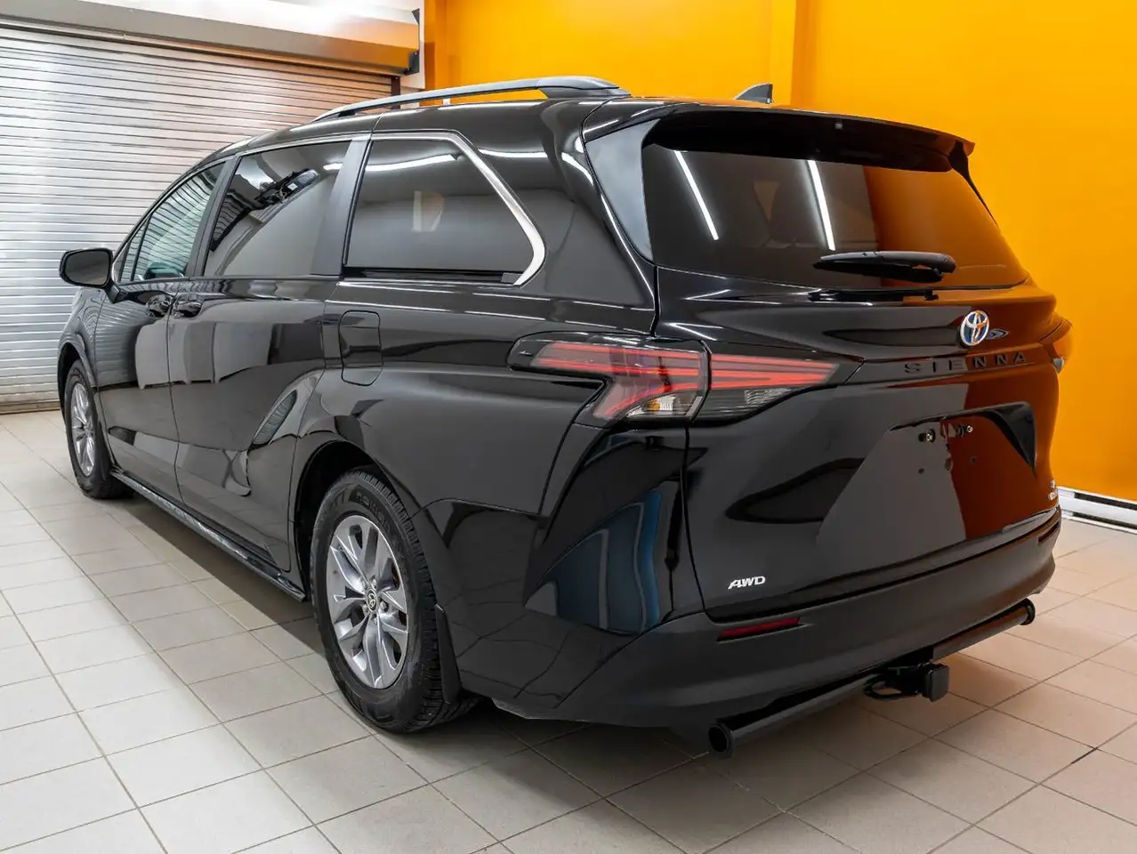 Toyota Sienna снимка Toyota Sienna
