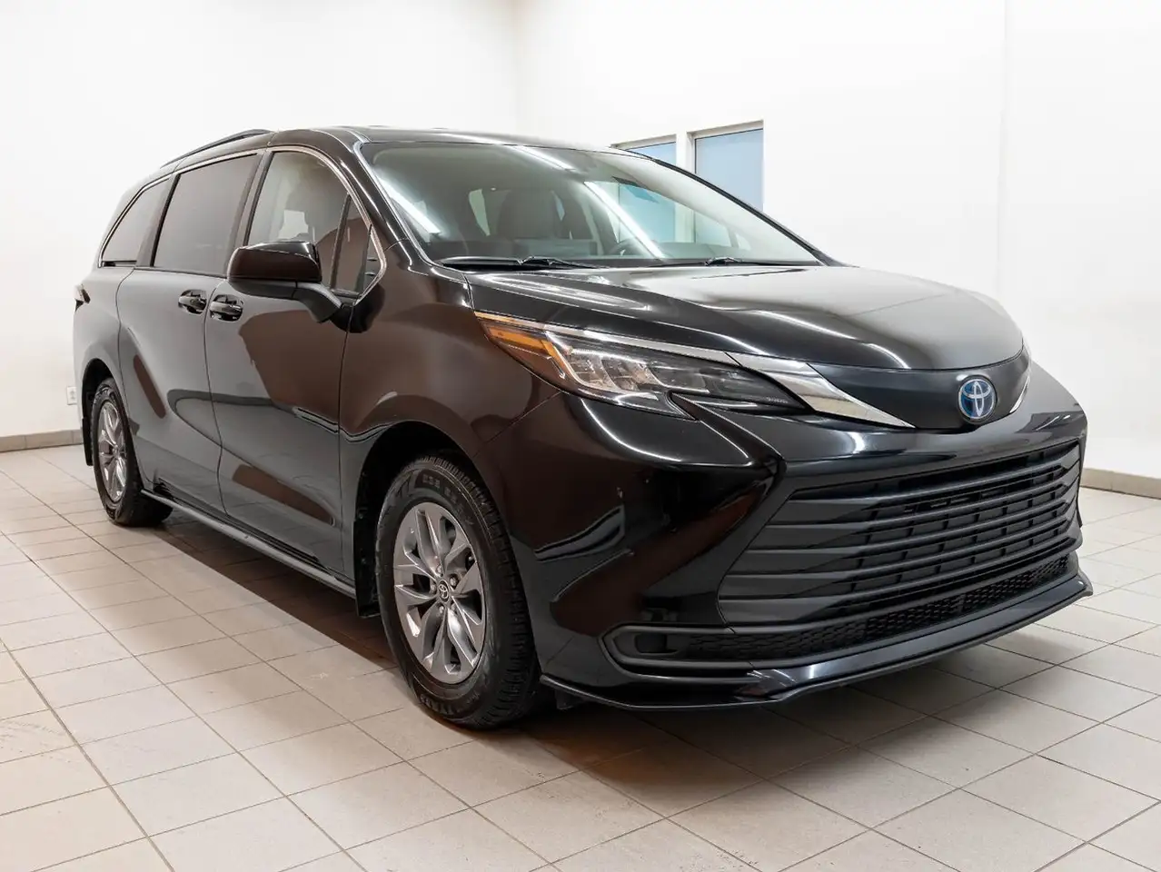 Toyota Sienna снимка Toyota Sienna