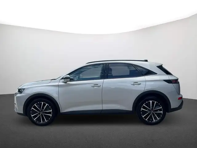 DS Automobiles DS 7 view 5