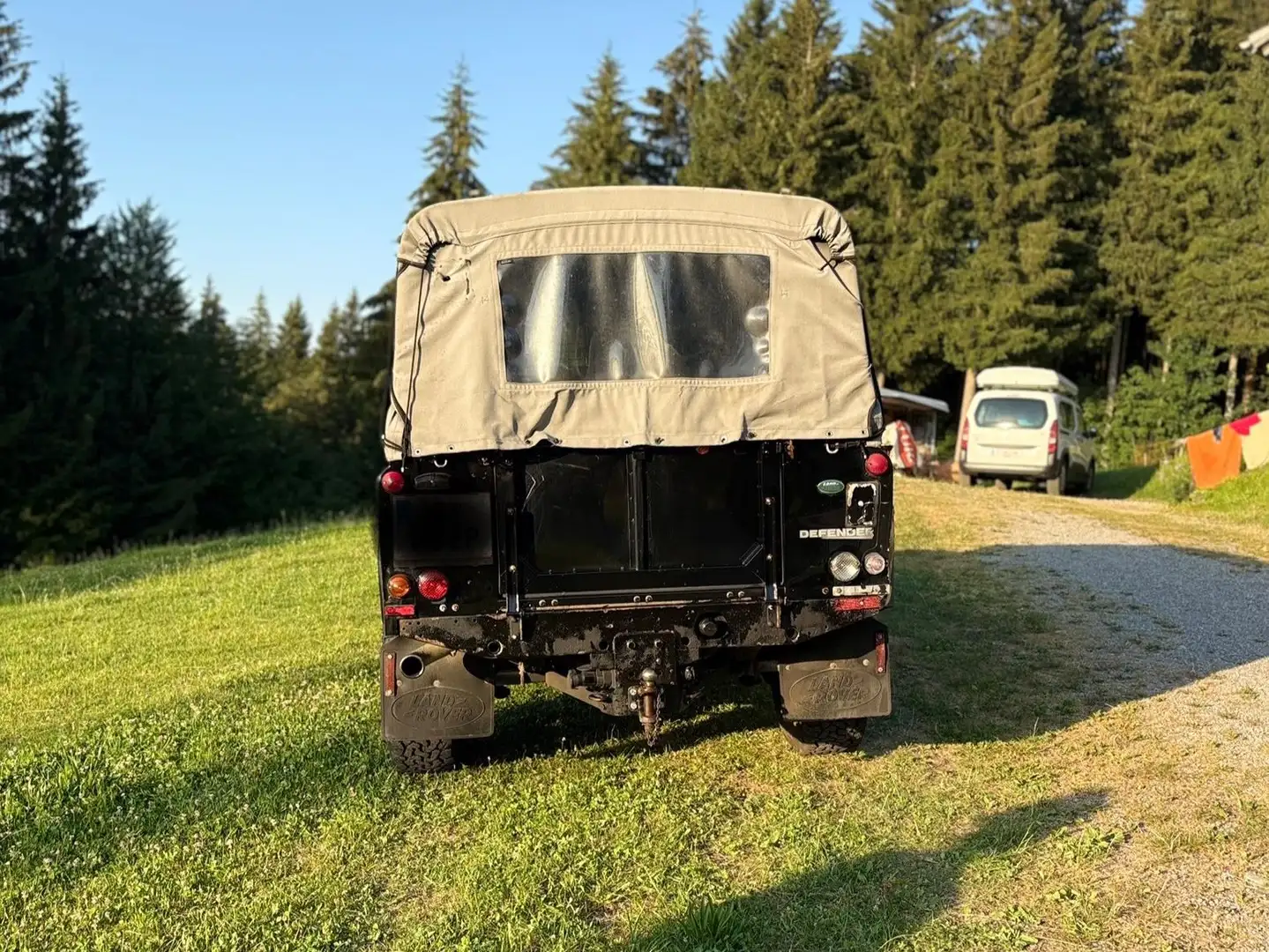 Land Rover Defender Defender 110" DCPU S 2,4 TD DCPU S Schwarz - 2