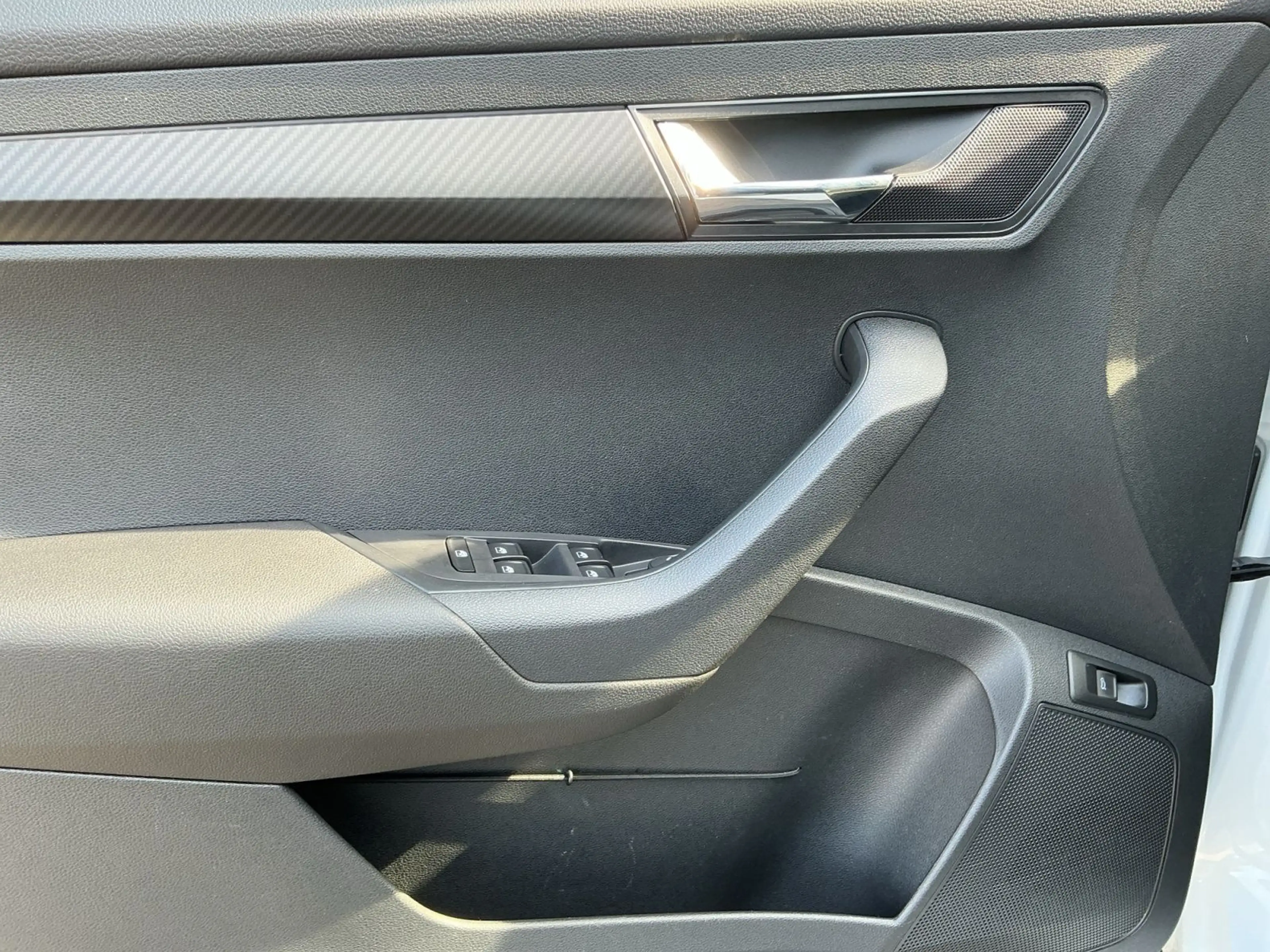 Skoda Karoq 2.0 TDI DSG SPORTLINE 4x4 LED+NAVI+AHK+ACC — photo 15