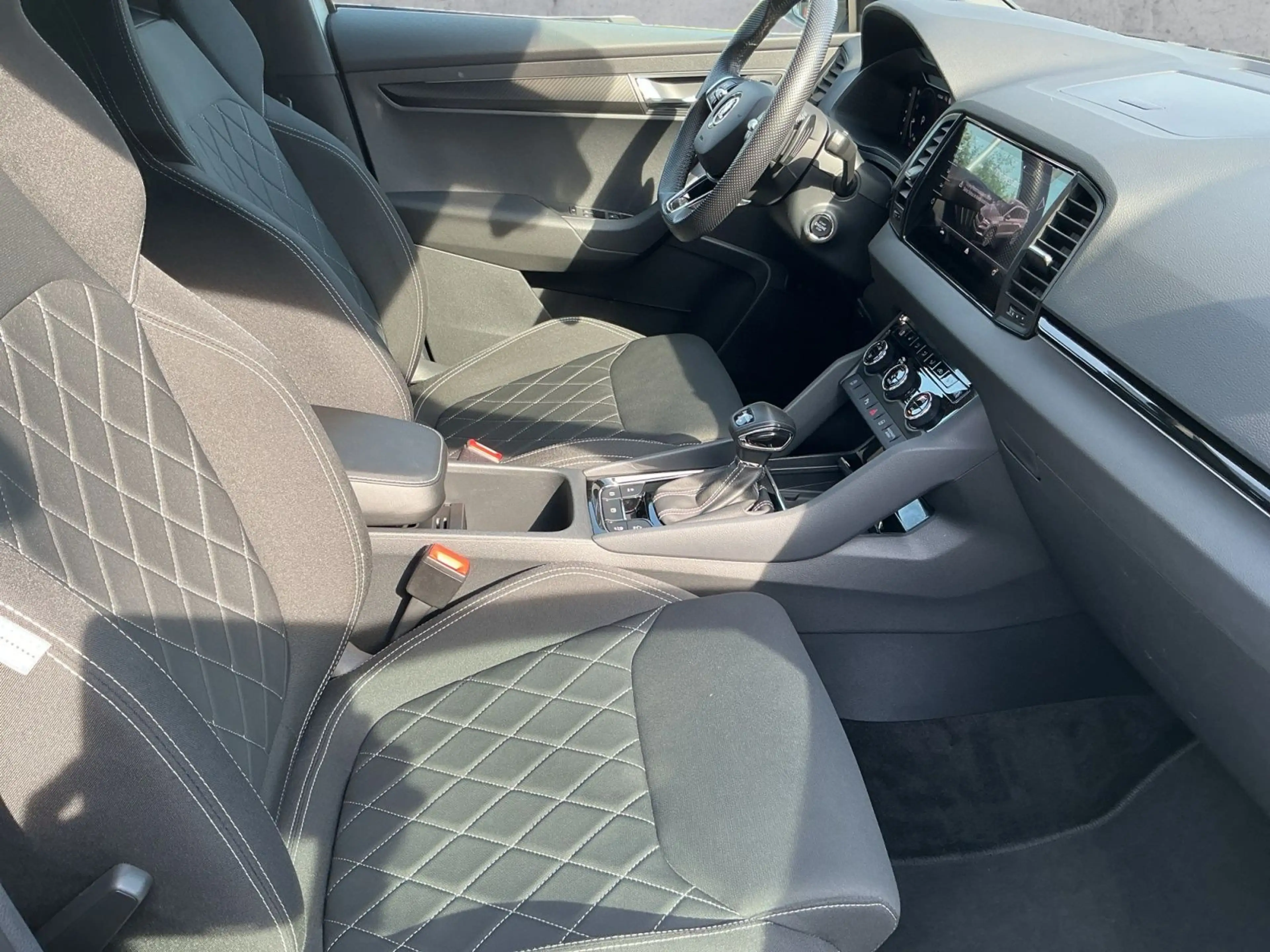 Skoda Karoq 2.0 TDI DSG SPORTLINE 4x4 LED+NAVI+AHK+ACC — photo 13