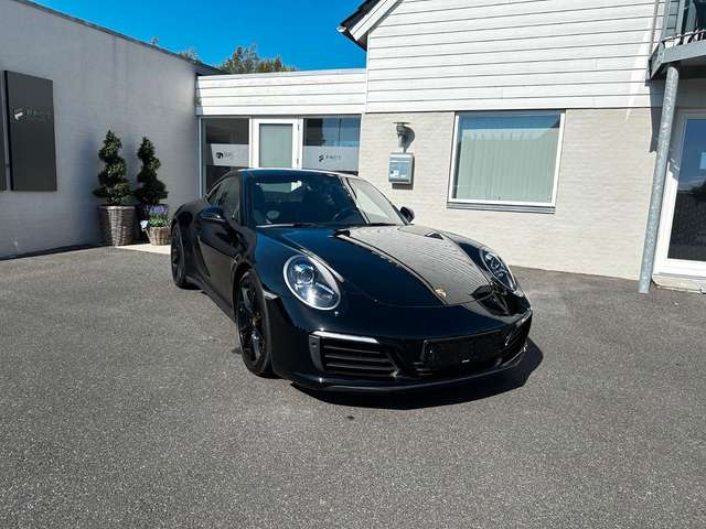 Imagine Porsche 911 Carrera 4