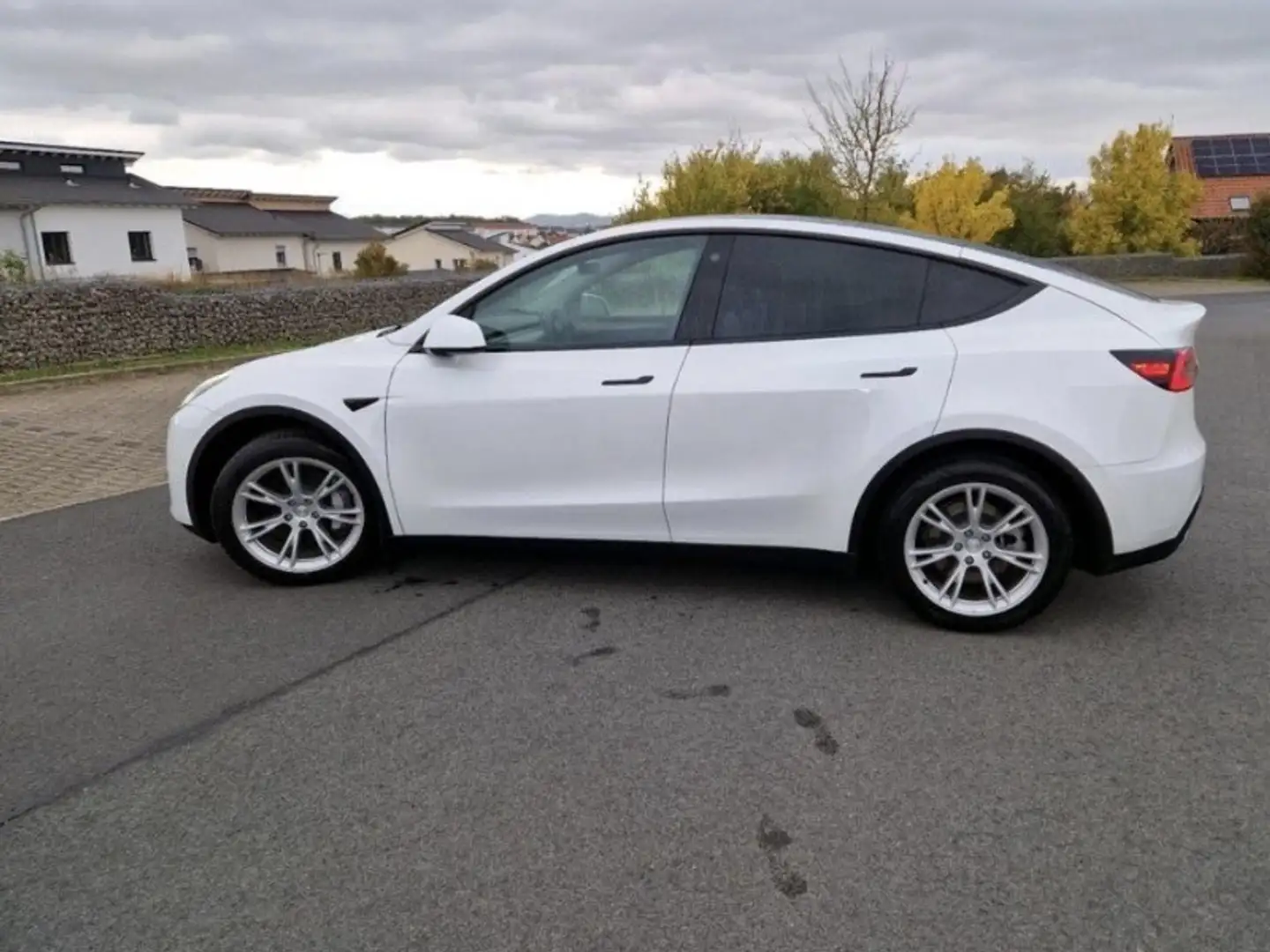 Tesla Model Y Long Range Dual Motor AWD Weiß - 1