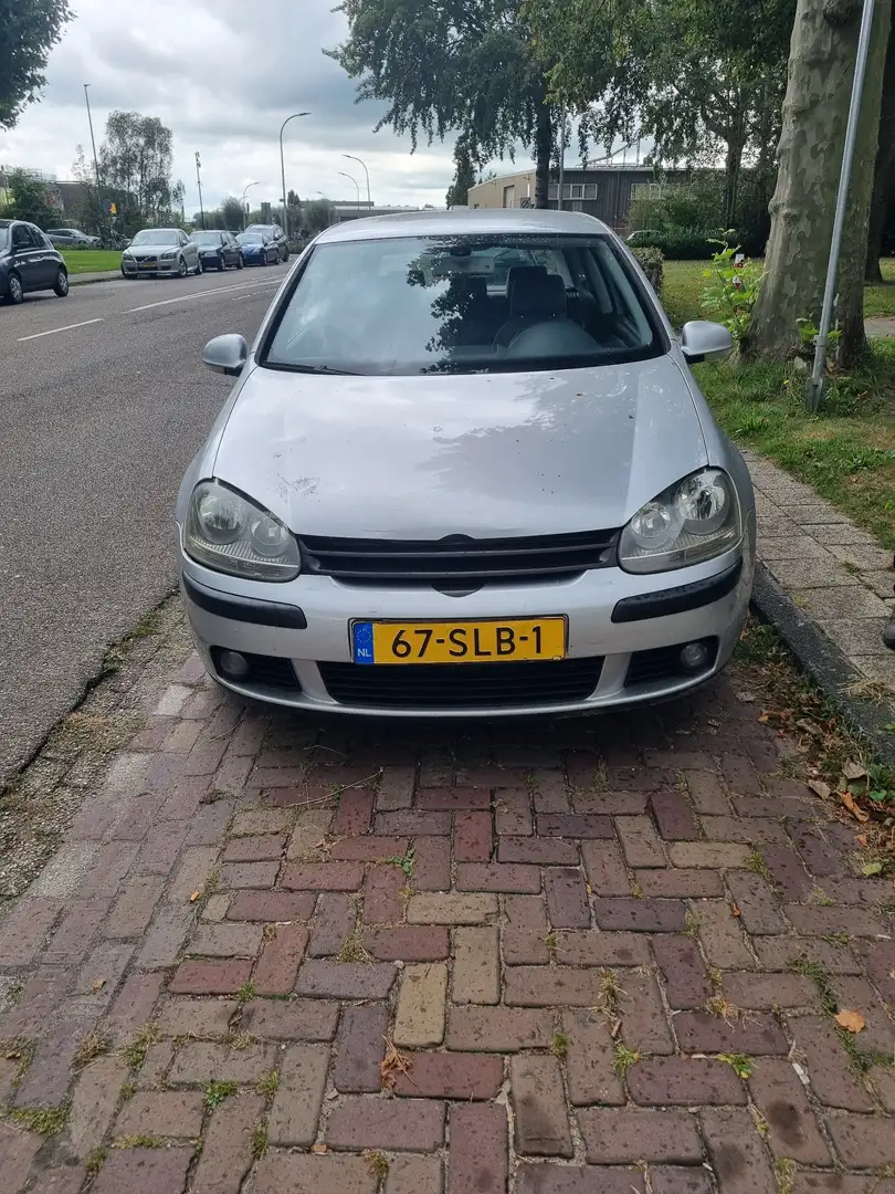 Volkswagen Golf 1.6 Trendline - 1