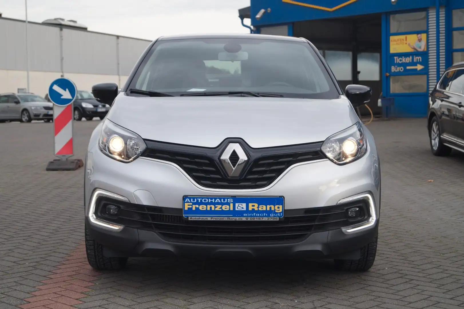 Renault Captur *Navi*SHZ*PDC*APP*DAB*Allwetterreifen* Argent - 2