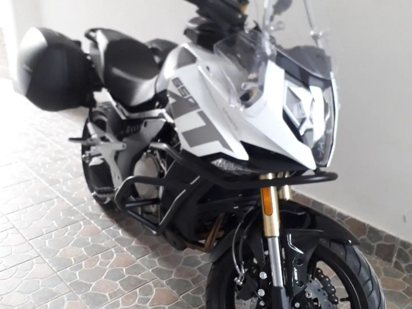 CFMOTO 650 MT Wit - 2