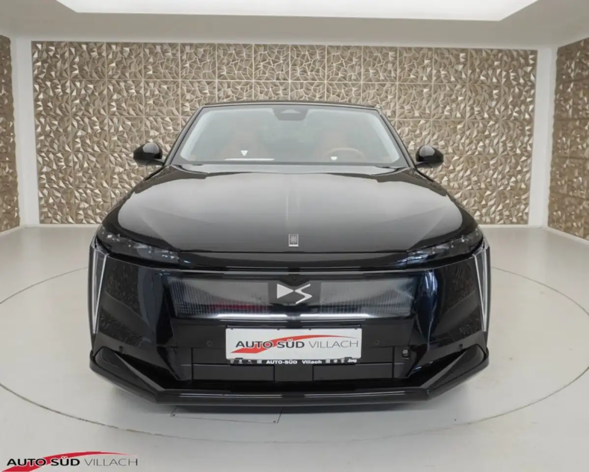 DS Automobiles N°8 2026
