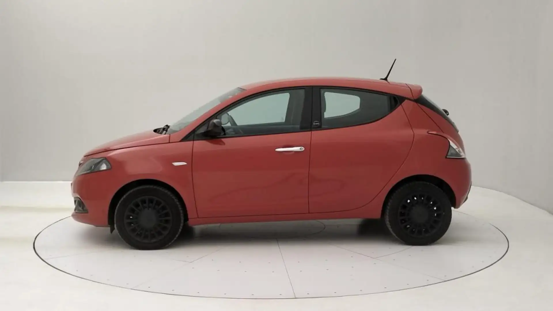 Lancia Ypsilon 1.0 firefly hybrid Silver s&s 70cv Blanc - 2