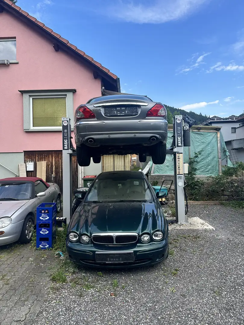Jaguar X-Type - 1