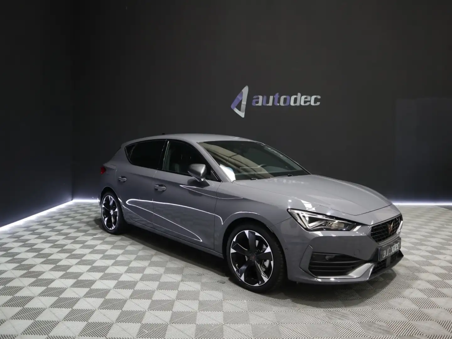 CUPRA Leon 1.5 eTSI 110 DSG Gris - 1