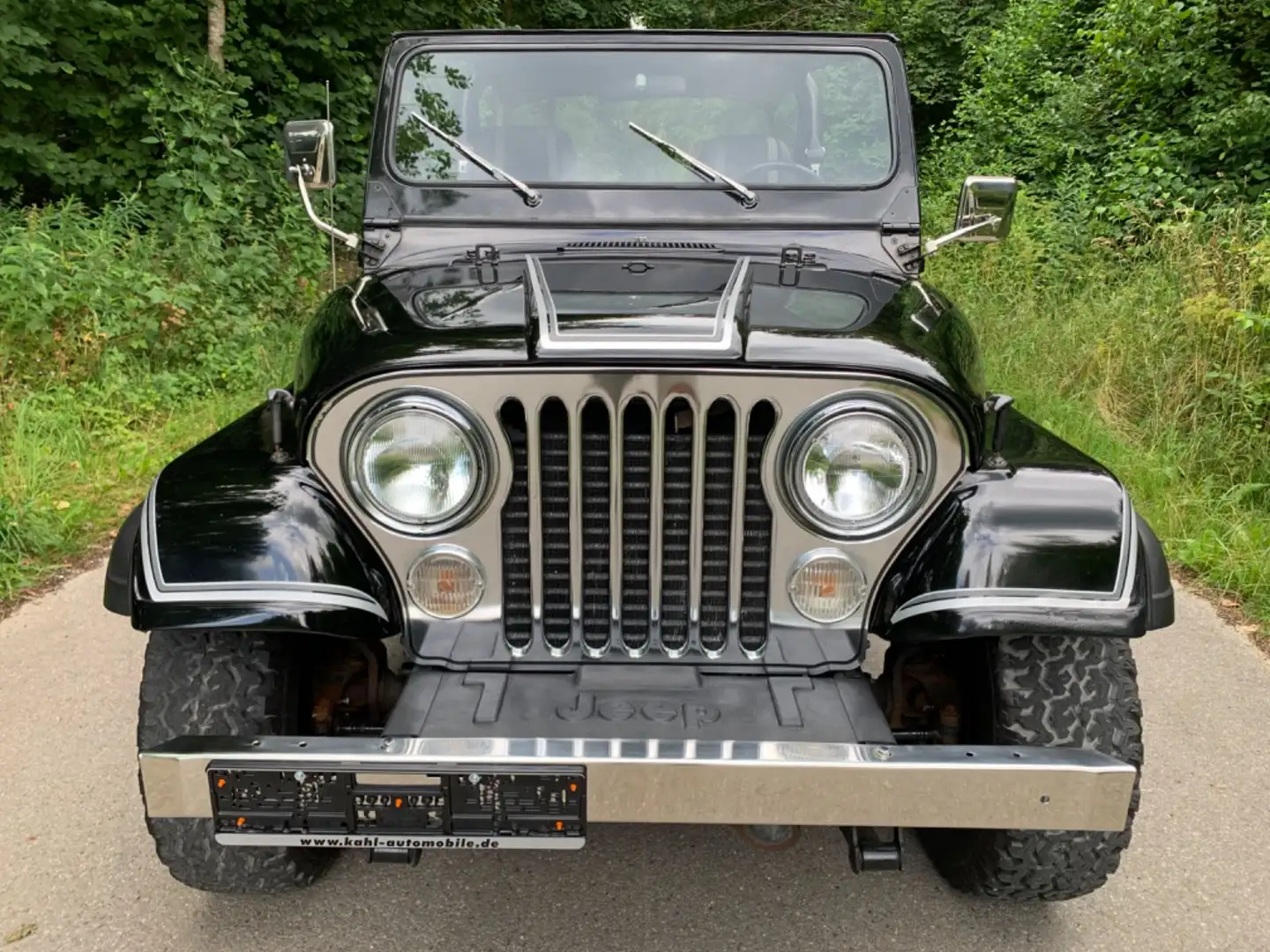 Jeep CJ-7 Laredo,Erstlack,94tmls,Klima,HT,Orig.-Zust.! Černá - 2