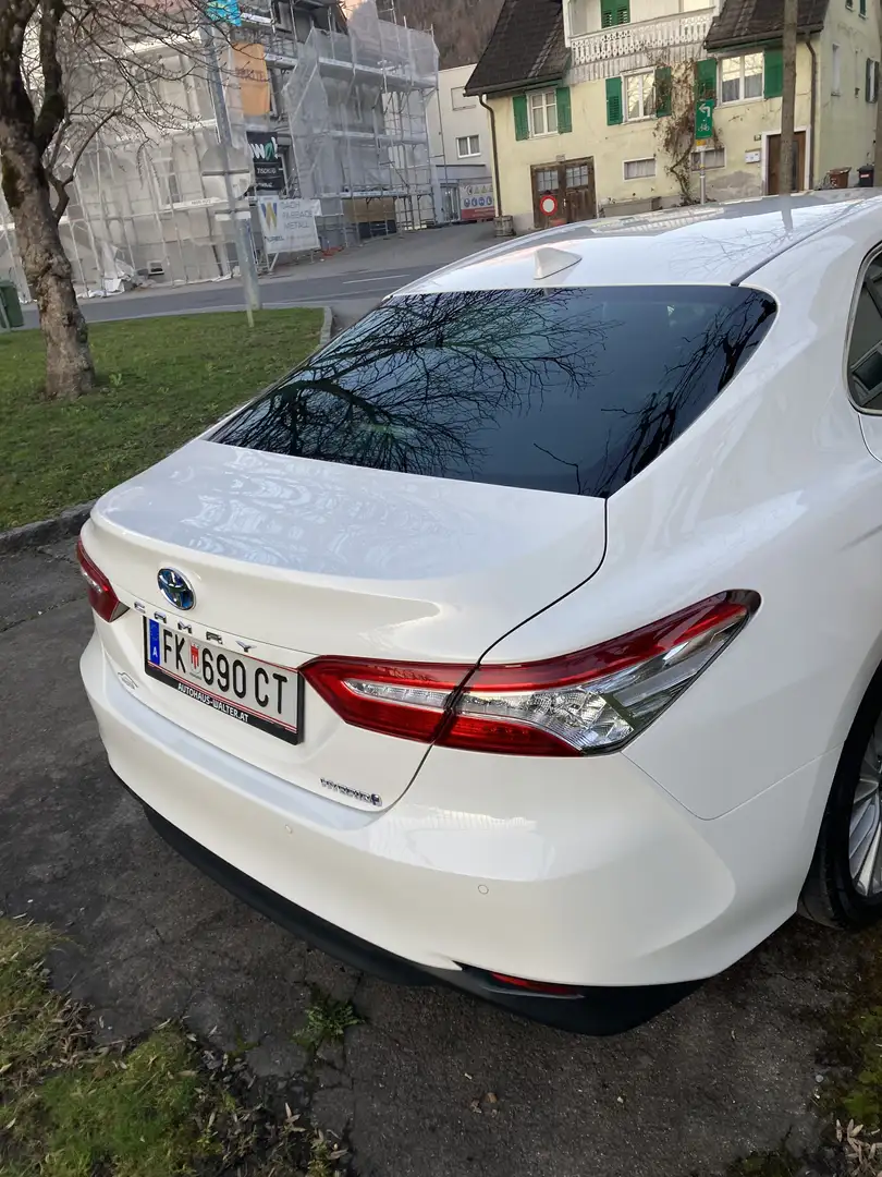 Toyota Camry 2,5 Hybrid Lounge Aut. - 2