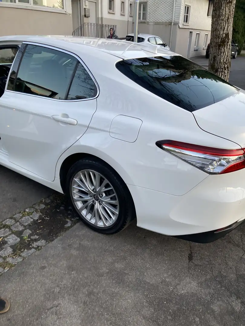 Toyota Camry 2,5 Hybrid Lounge Aut. - 1