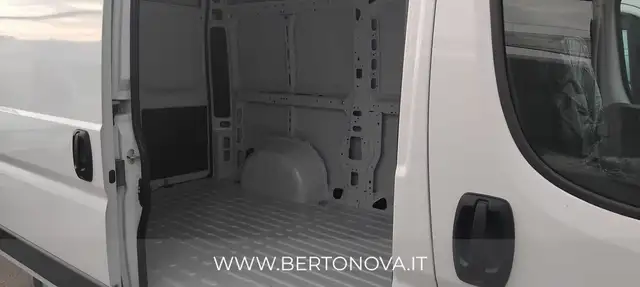 Citroen Jumper view 2