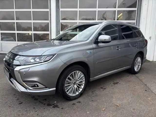 Mitsubishi Outlander Outlander 2.4 PLUG-IN HYBRID 4WD Plus Spirit