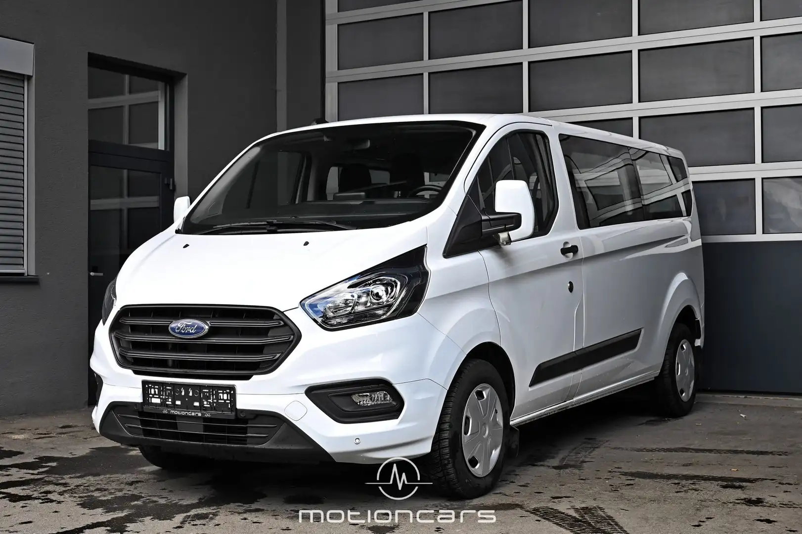 Ford Transit Variobus 2.0 EcoBlue L2 320 Trend Weiß - 1